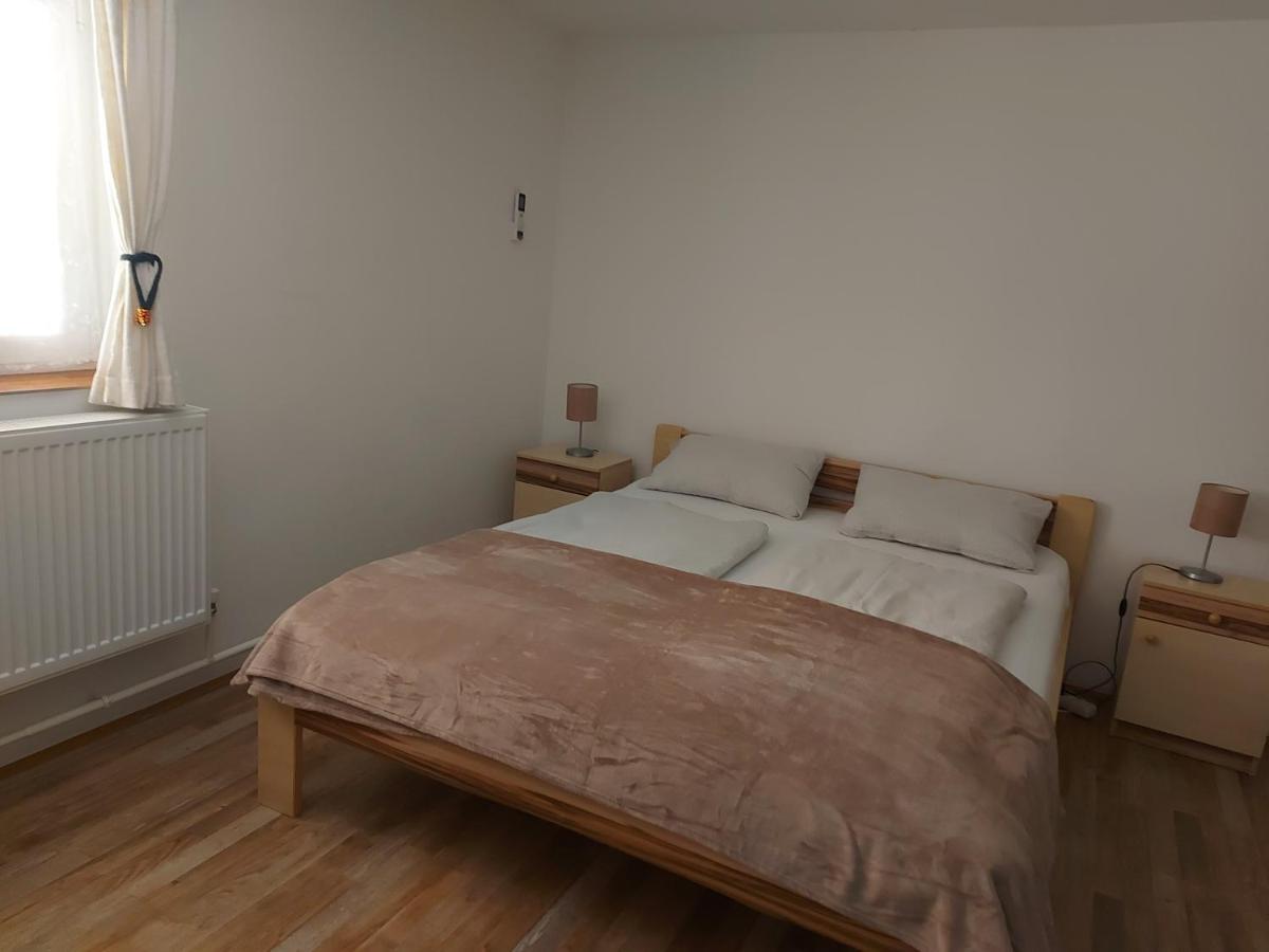 Potyka Apartman ทิสซาฟือแรด ภายนอก รูปภาพ
